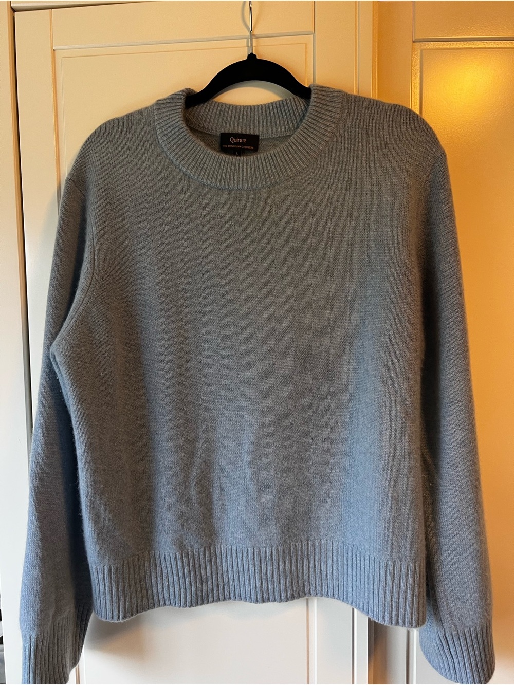 Quince Mongolian Cashmere Women’s Crew neck Sweater in Light Blue.